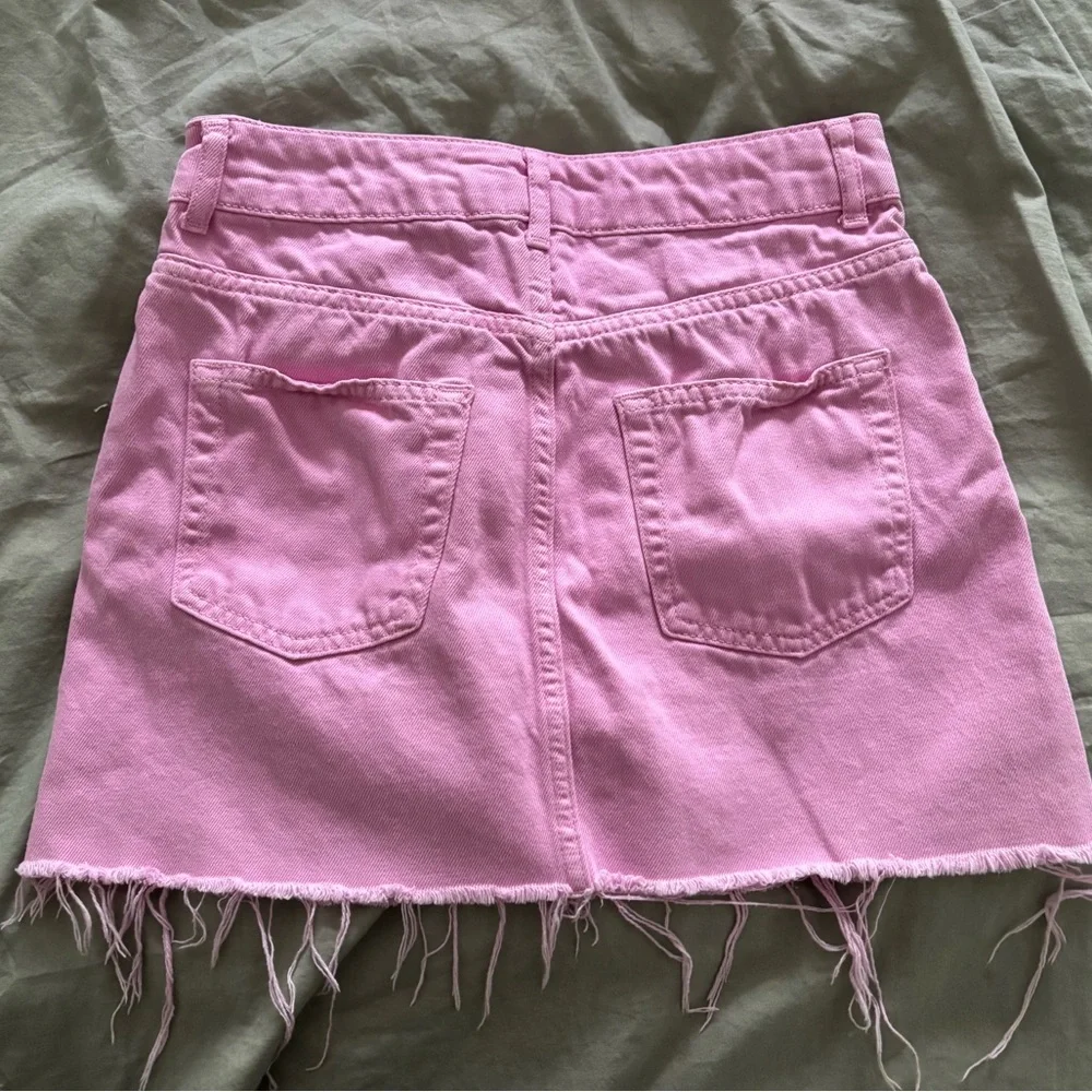 🌸 Pink Denim Skirt 🌸 - Picture 6 of 7